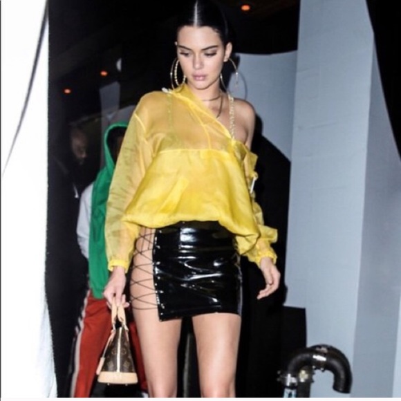 Danielle Guizio Devoiler Black Vinyl Mini Skirt - Picture 3 of 8